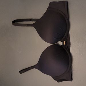 Victoria's Secret Fabulous Plunge Bra (DISCONTINUED) 34C
